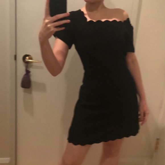 Club Monaco Avaline scalloped black mini dress - Picture 4 of 16